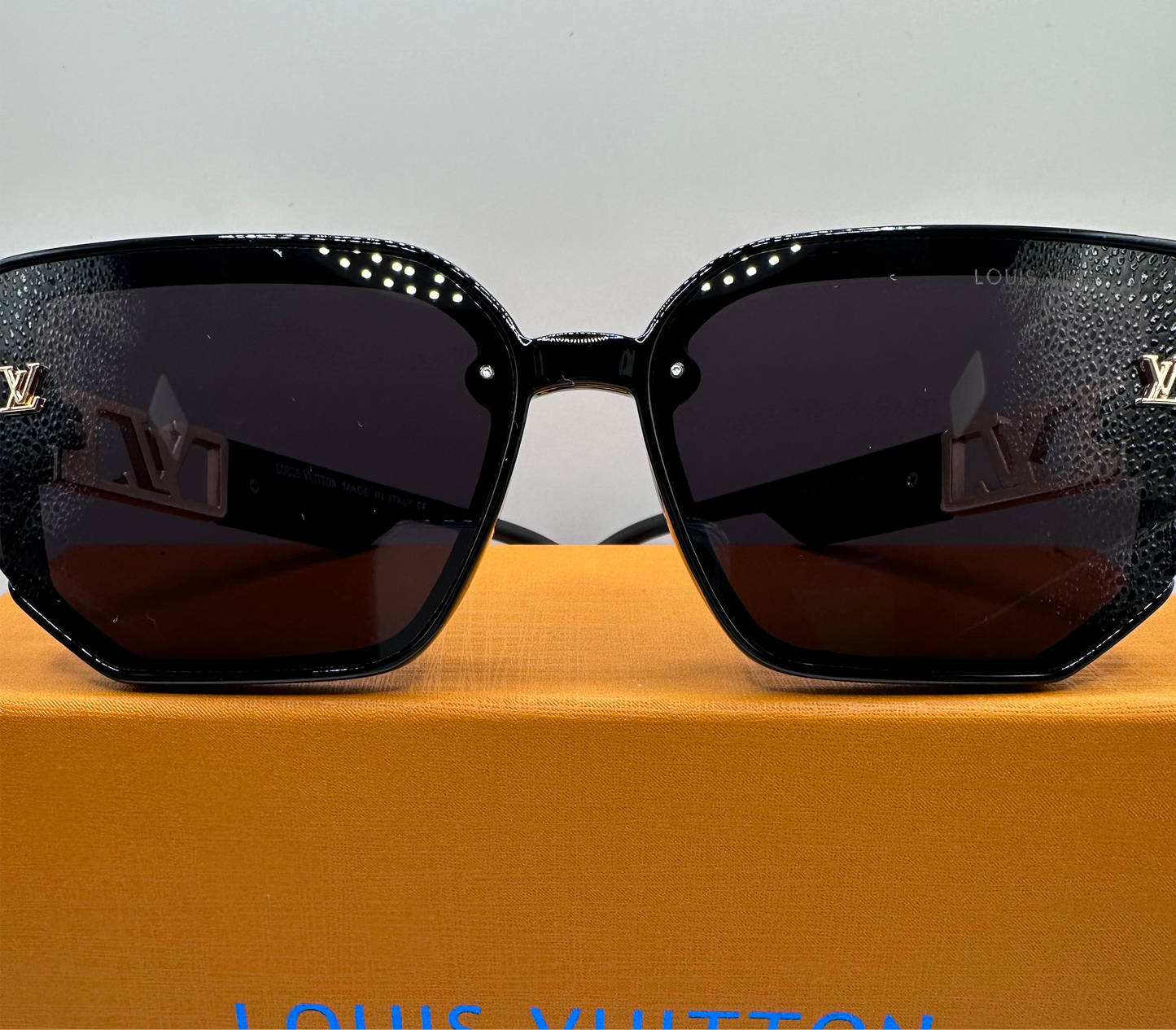 LoVe Luisito Sunglasses