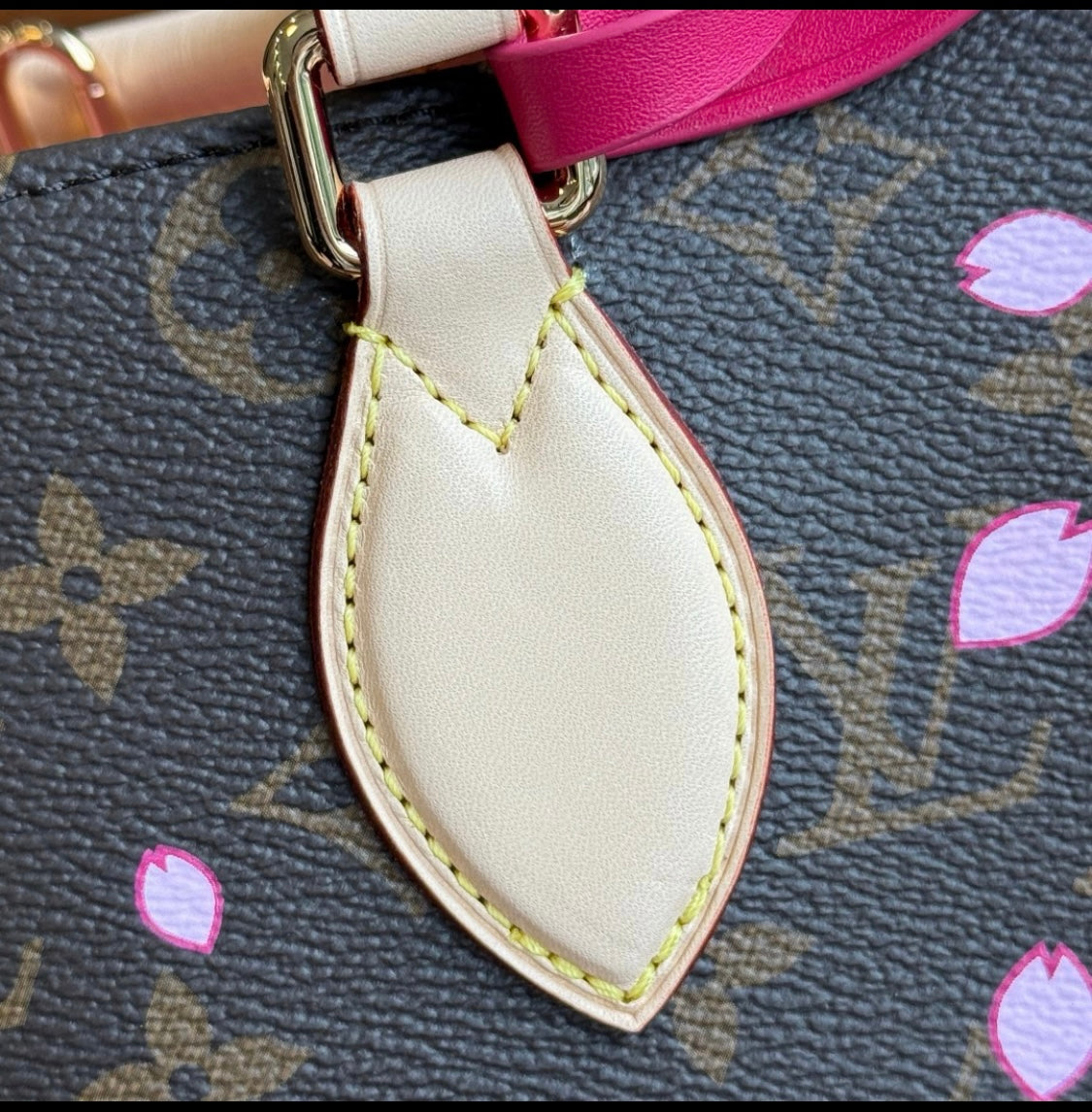 LoVe Small On The Go Cherry Blossom
