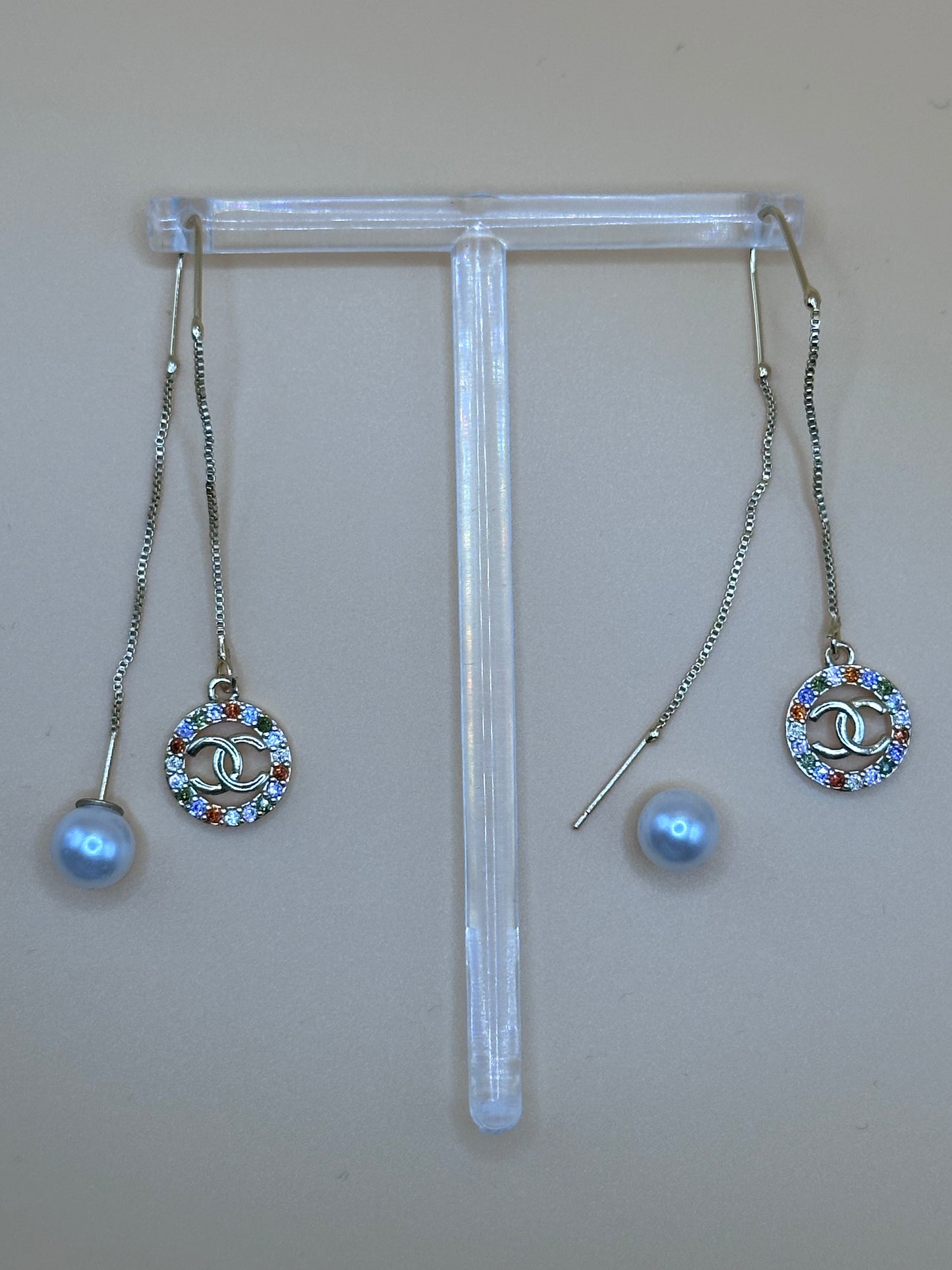Pendientes Threader de diseñador inspirados en Canal con piedras multicolores