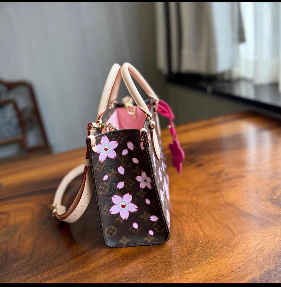 LoVe Small On The Go Cherry Blossom