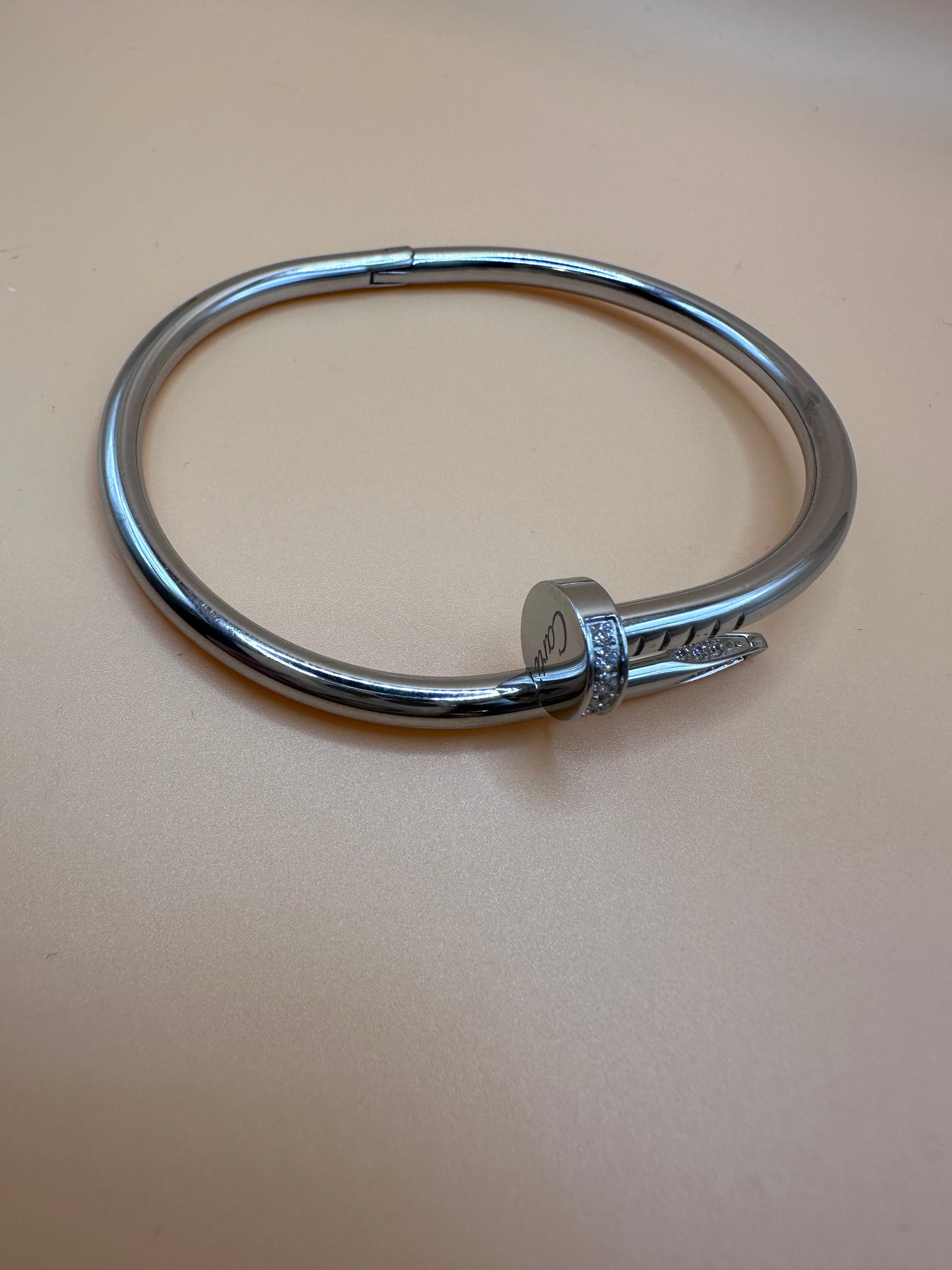 Brazalete de uñas de diseñador inspirado en Cartera