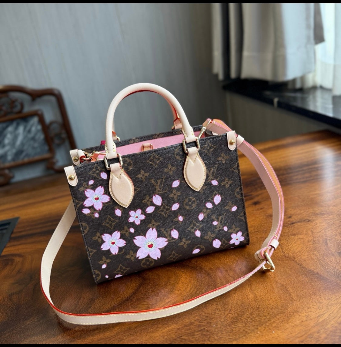 LoVe Small On The Go Cherry Blossom
