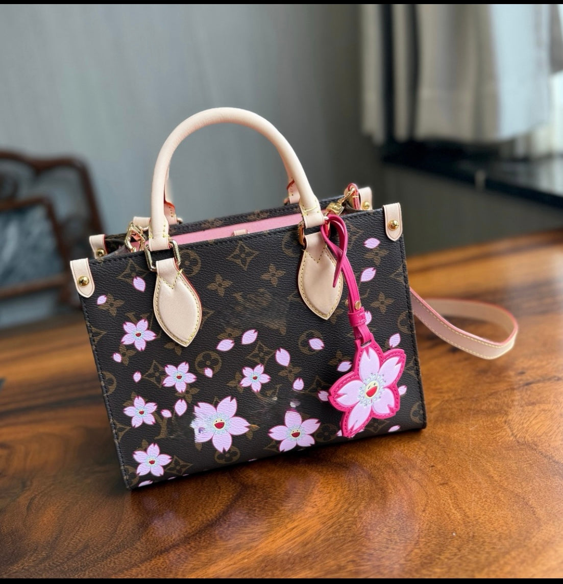 LoVe Small On The Go Cherry Blossom