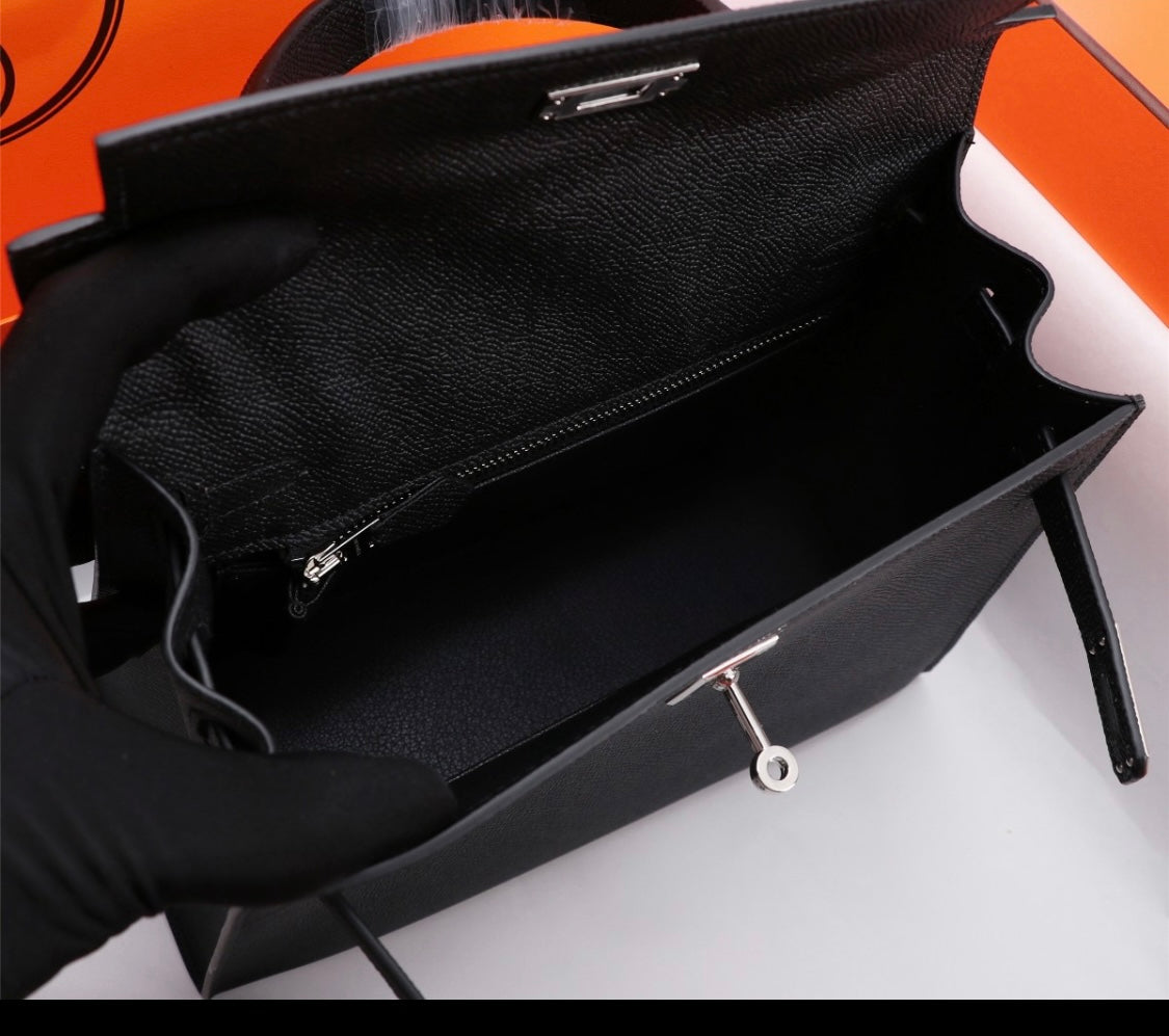 Her S Kel E Handbag 25 cm Epsom Leather Available