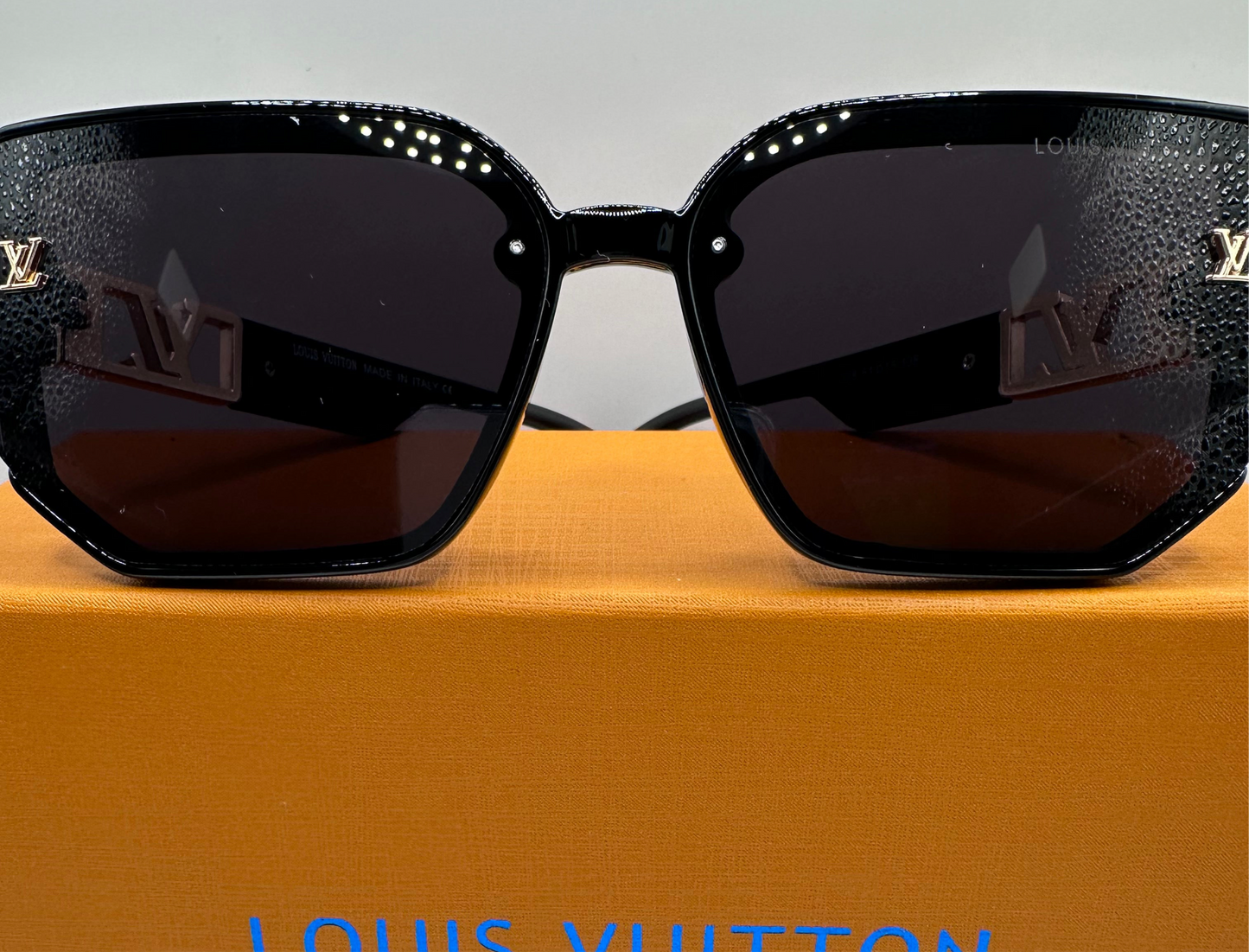 LoVe Luisito Sunglasses