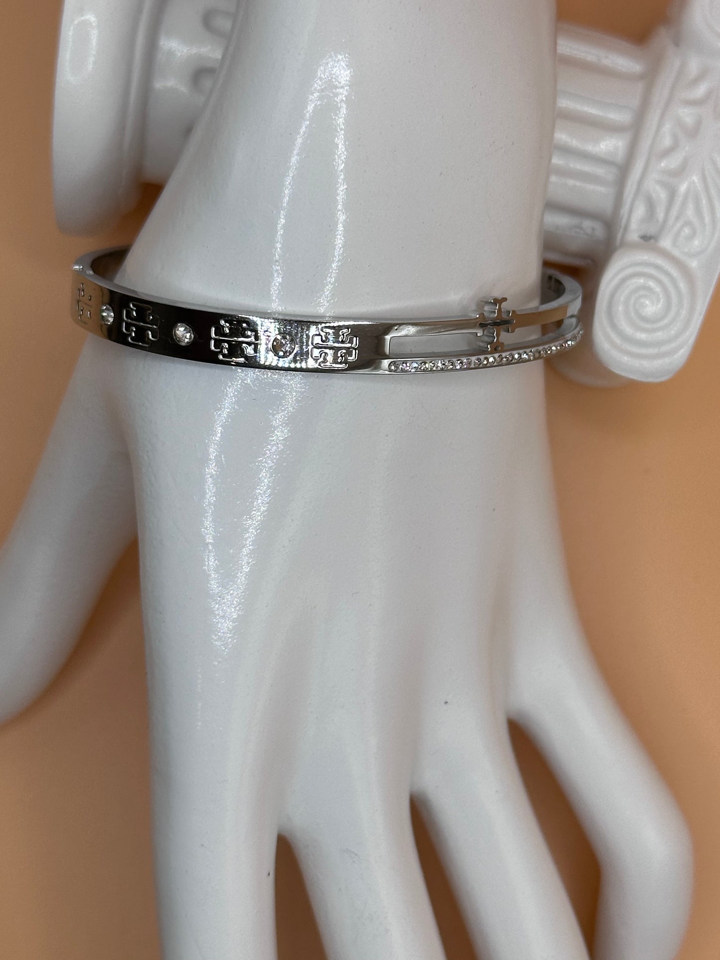 Brazalete de diseñador inspirado en Tor Amarillo