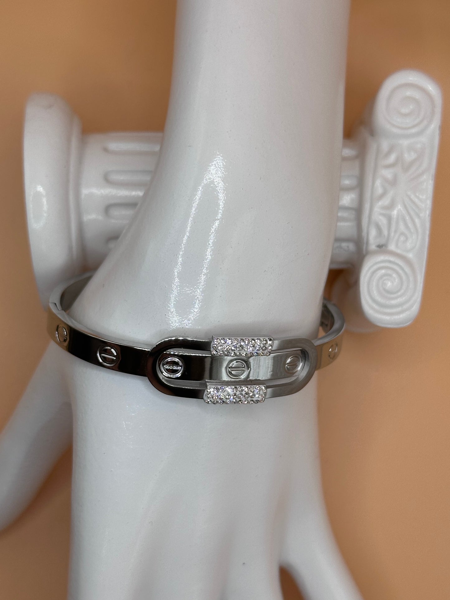 Brazalete de diseñador inspirado en Cartera en plata