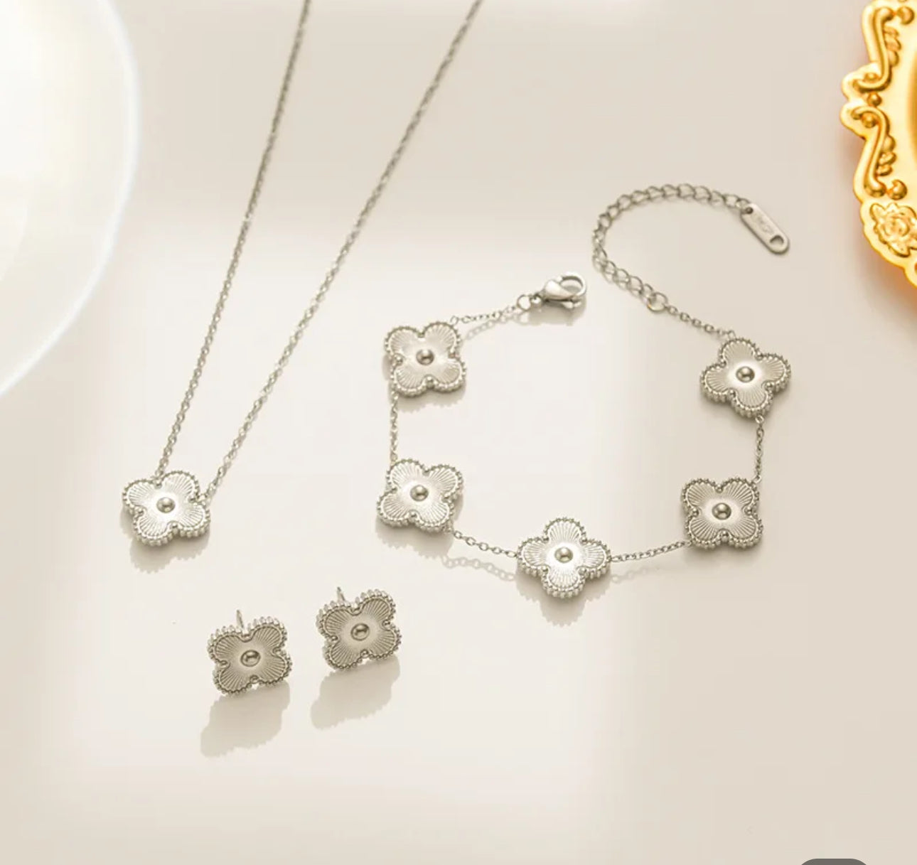 Van CA Clover Set Silver or Gold