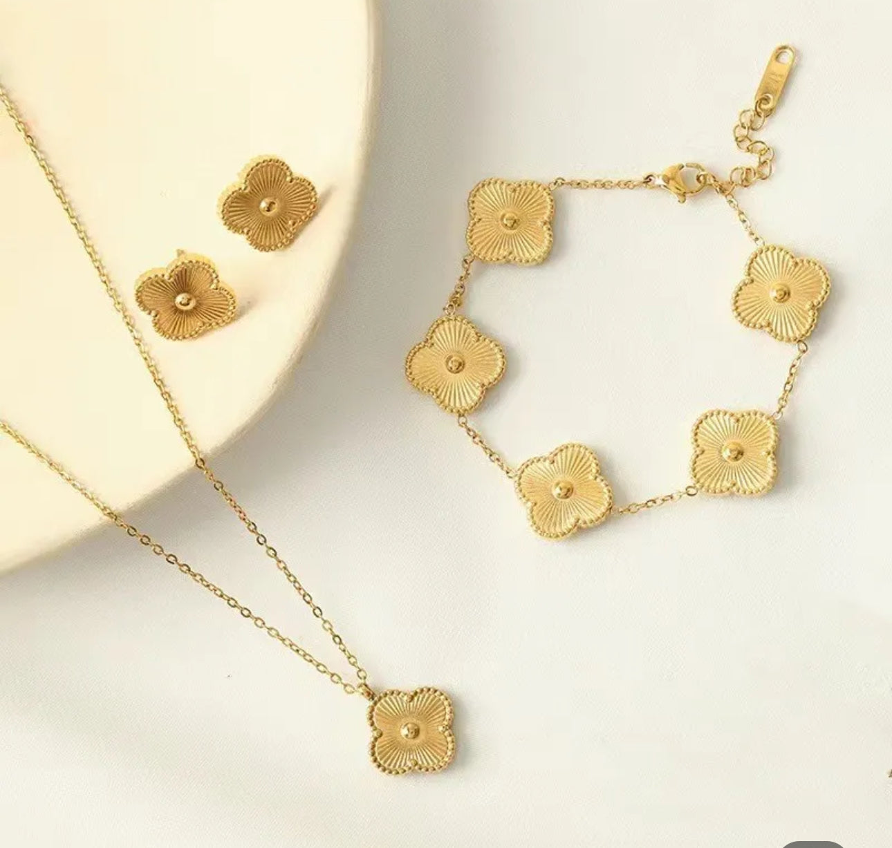 Van CA Clover Set Silver or Gold