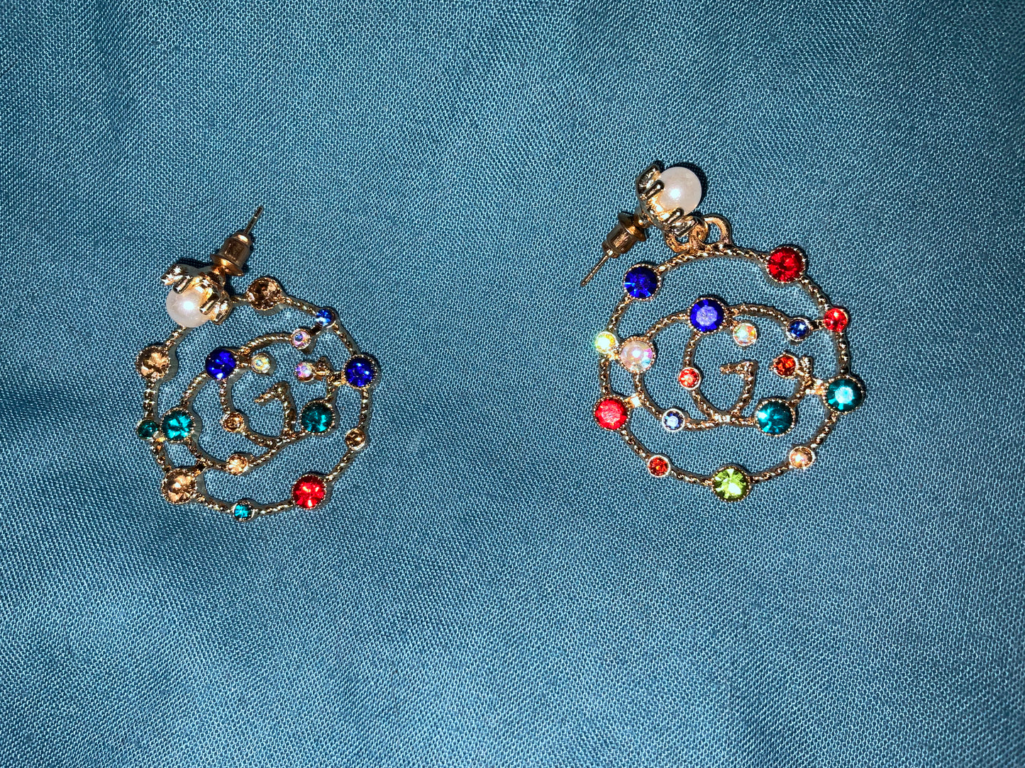 Pucchi Earrings w/pearl and multi-color stones