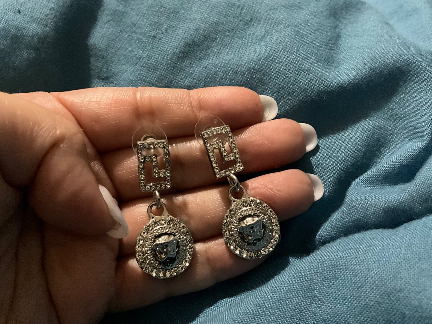 Pendientes de diseñador inspirados en Medusa