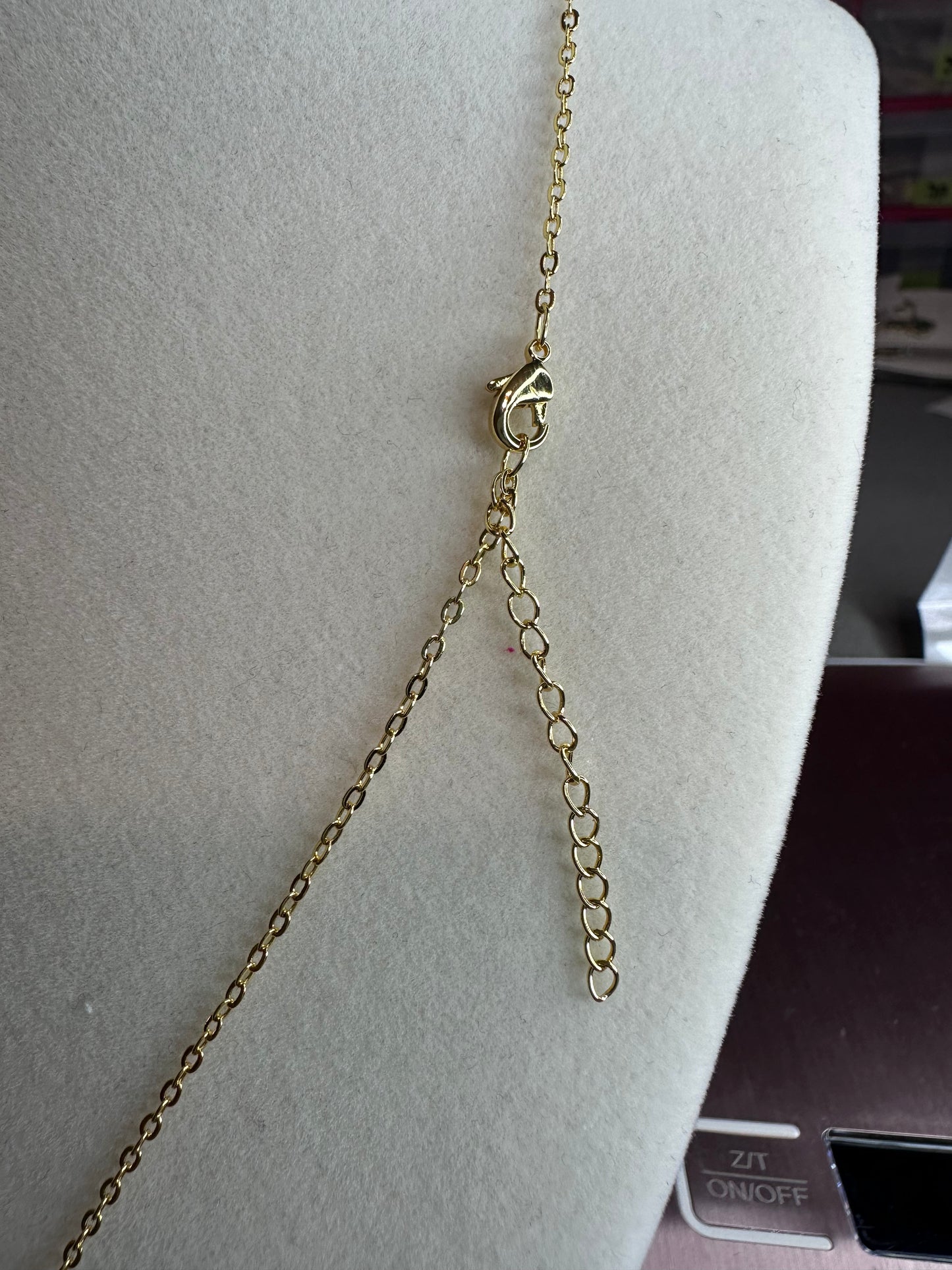 Van CA Butterfly necklace and earrings Gold