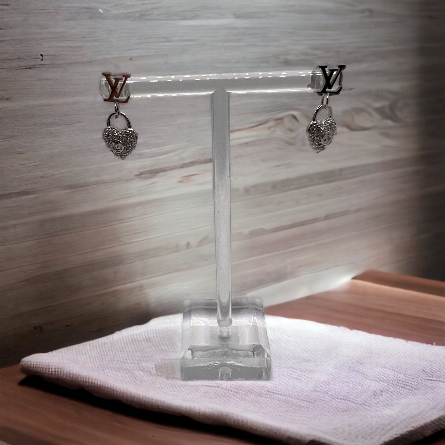 Boucles d'oreilles de créateur inspirées par LV Rosegold