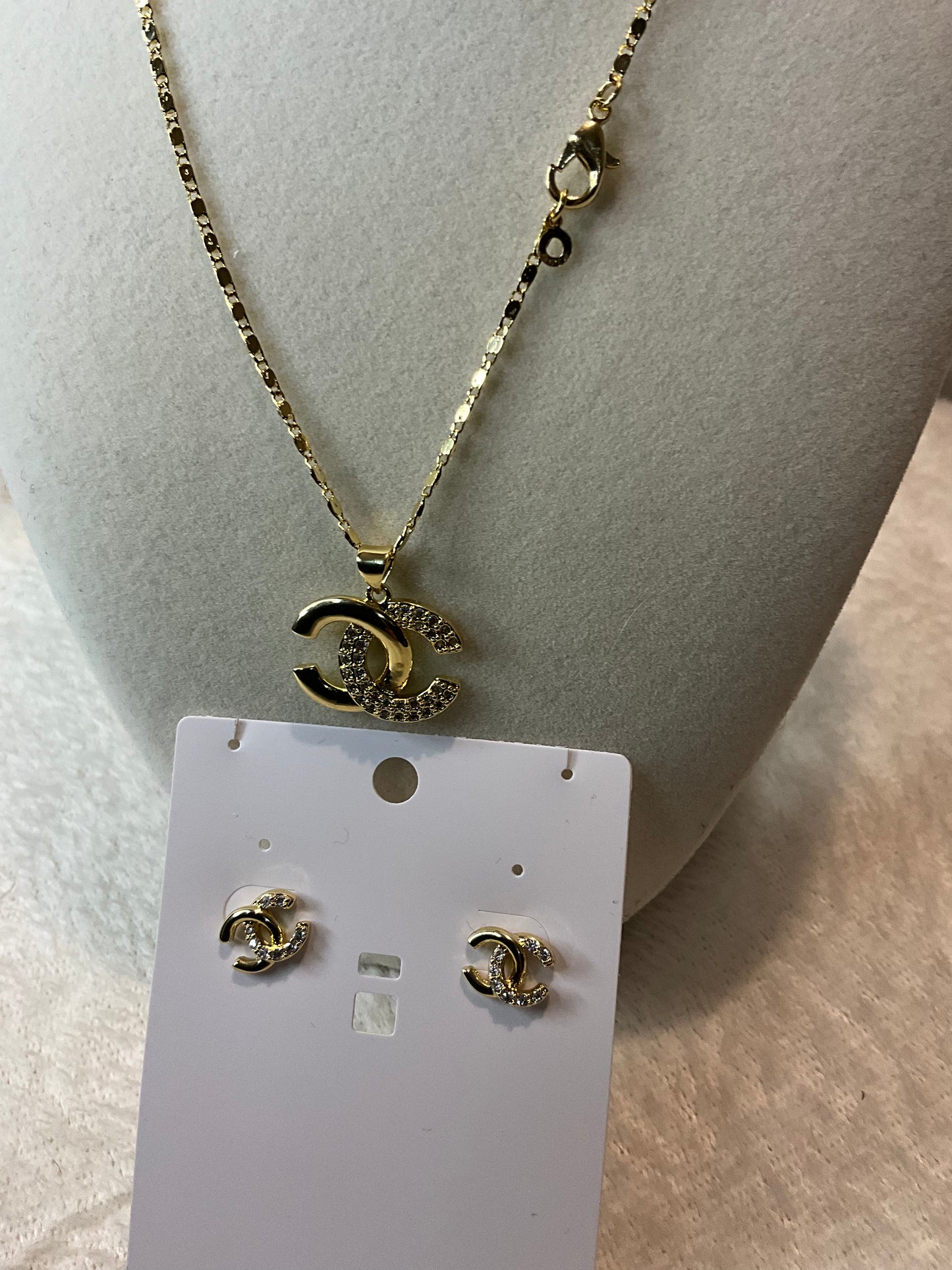 Coco Necklace with Pendant and matching studs