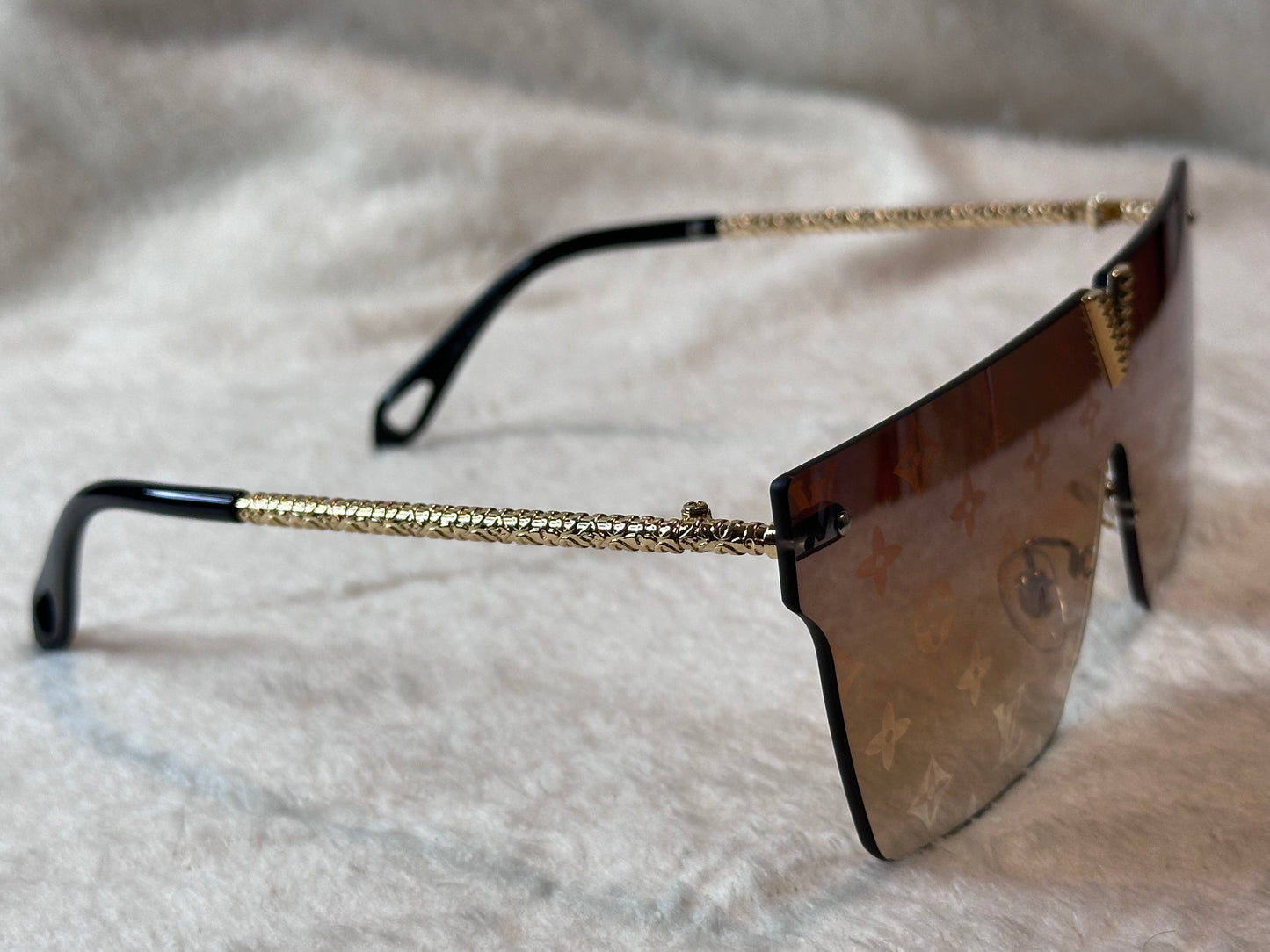 LoVe Luisito Sunglasses