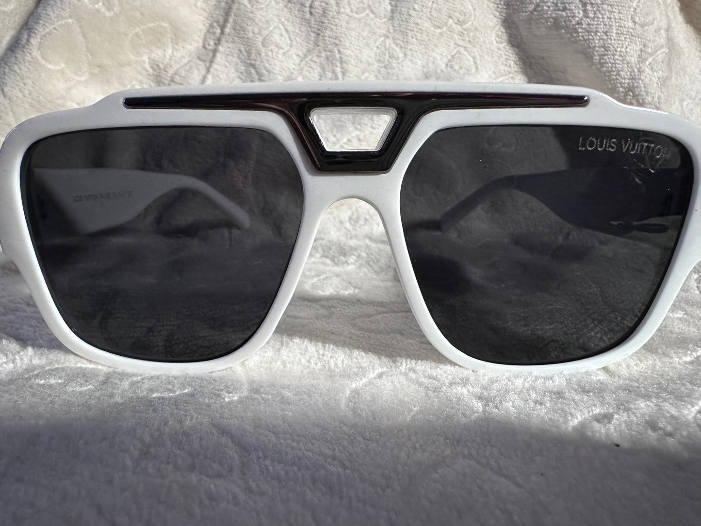 Gafas de sol de diseño inspiradas en Luisito V