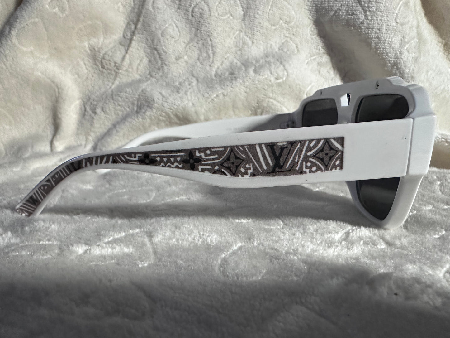 Gafas de sol de diseño inspiradas en Luisito V