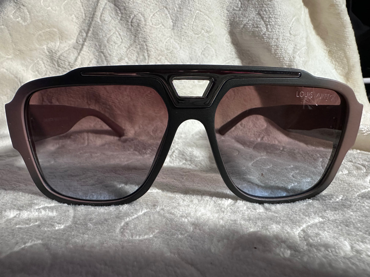 Gafas de sol de diseño inspiradas en Luisito V