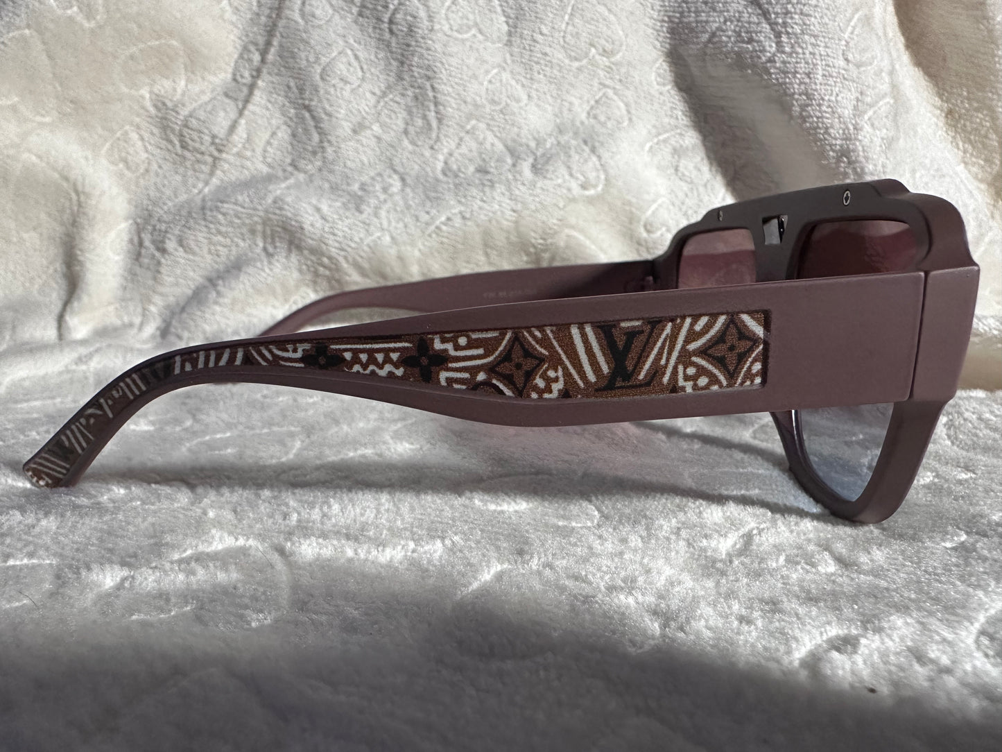 Gafas de sol de diseño inspiradas en Luisito V