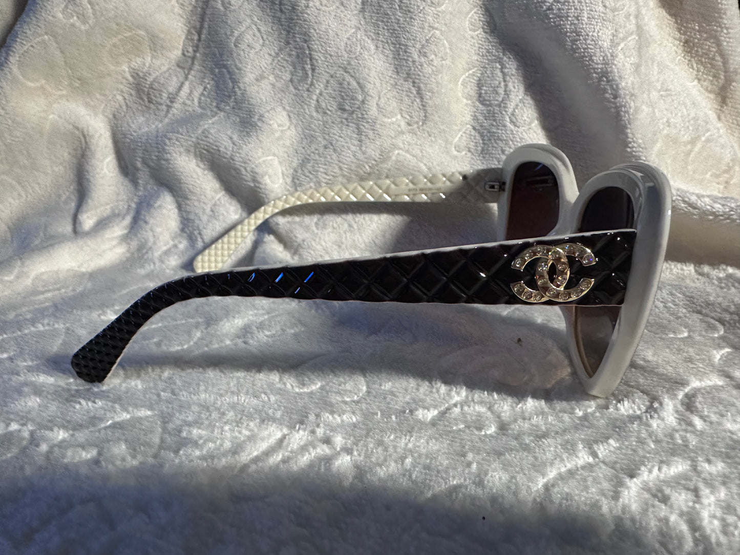 Gafas de sol de diseñador inspiradas en Canal