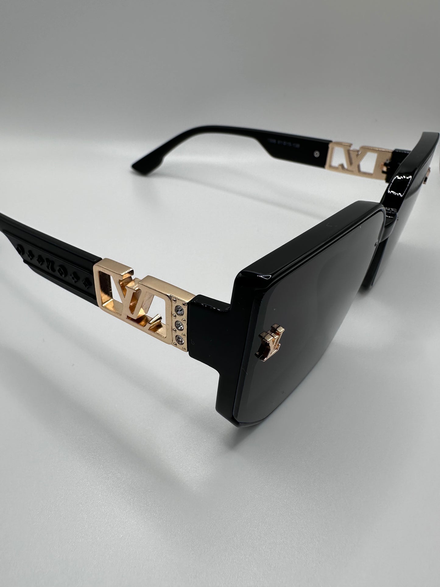 LoVe Luisito Sunglasses