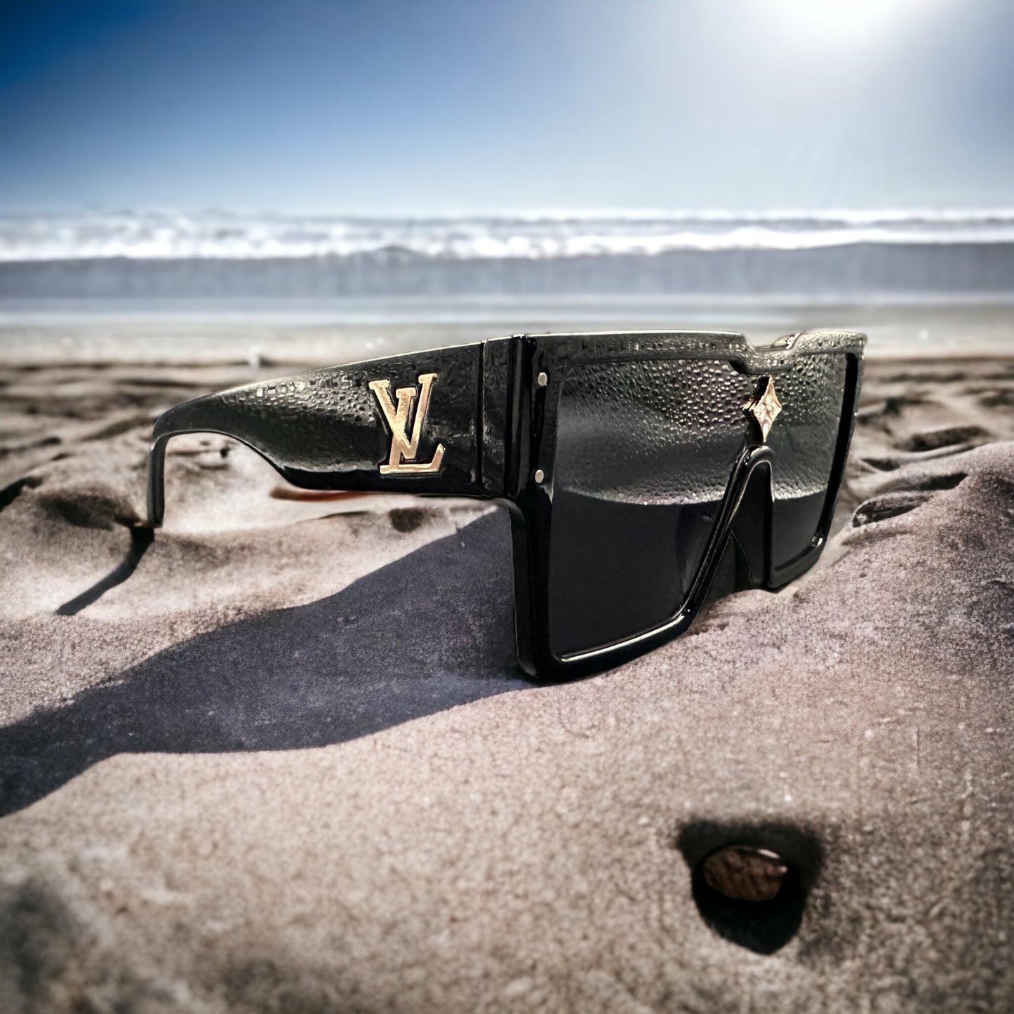 LoVe Luisito sunglasses