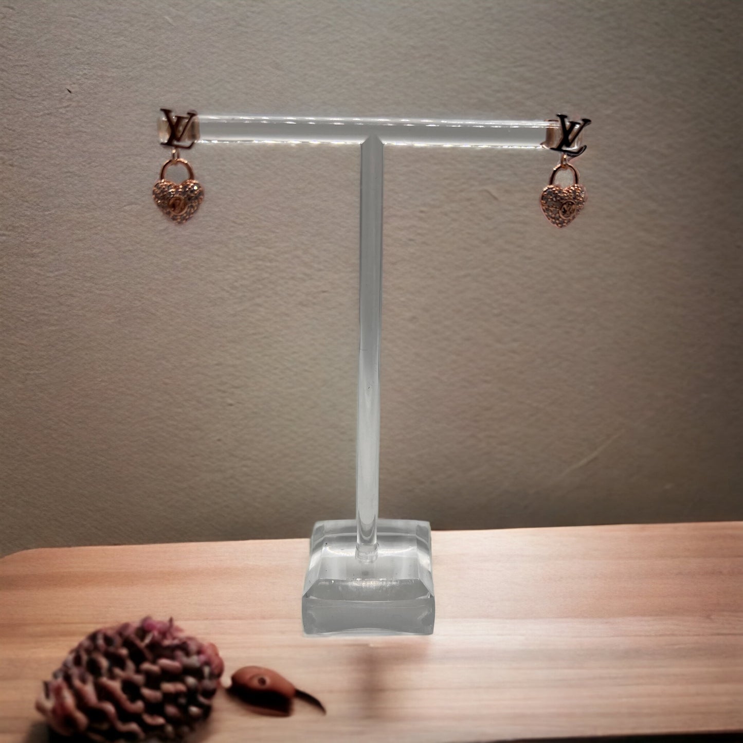 Boucles d'oreilles de créateur inspirées par LV Rosegold