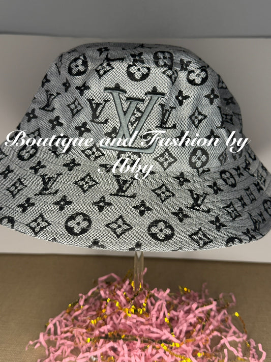 LoVe Luisito Bucket hat UniSex