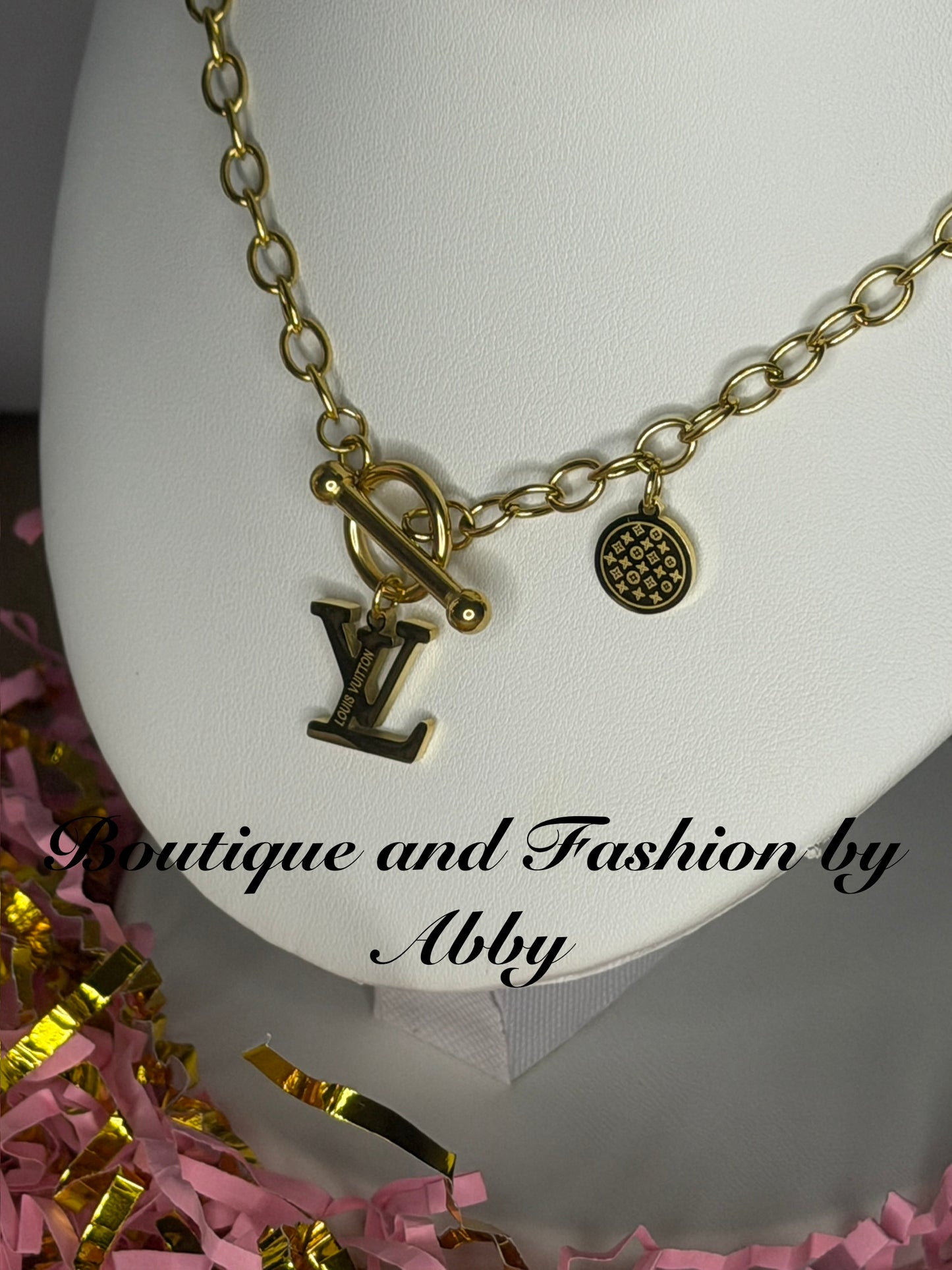 Ensemble de créateurs inspirés de LV