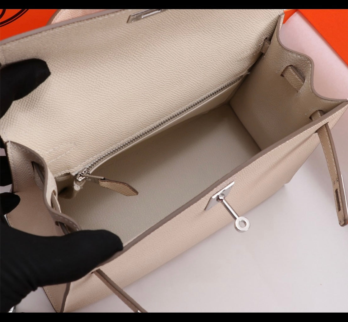 Her S Kel E Handbag 25 cm Epsom Leather Available