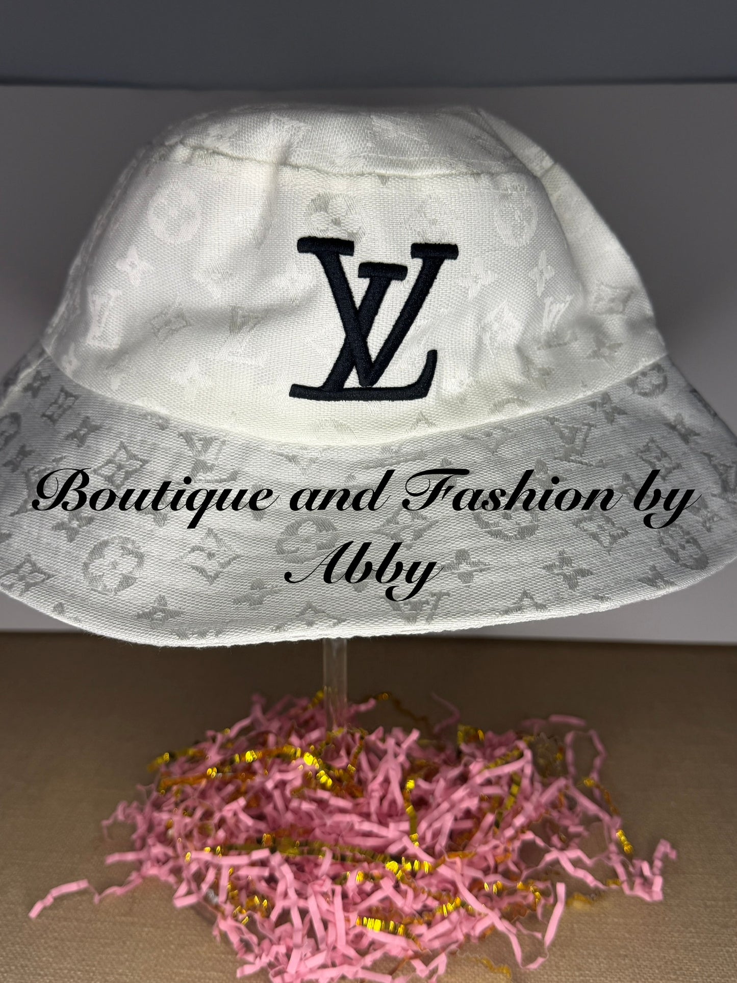 LoVe Luisito Bucket hat UniSex
