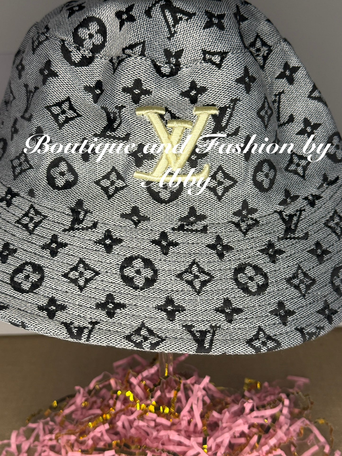 LoVe Luisito Bucket hat UniSex