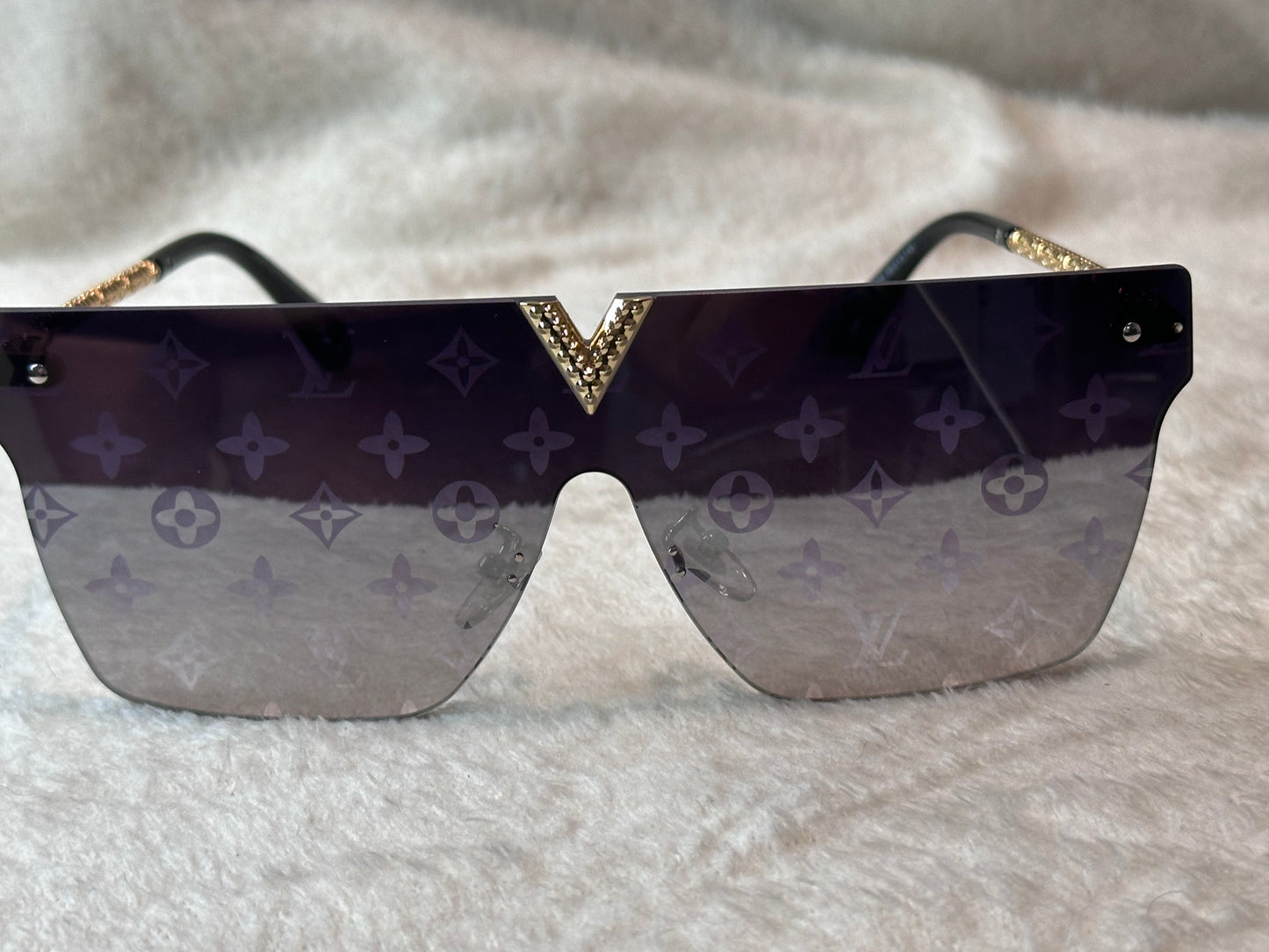 LoVe Luisito Sunglasses